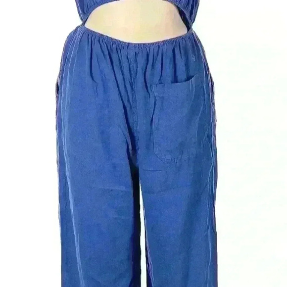 Women’s lightweight sleveless jumpsuit - Picture 2 of 5